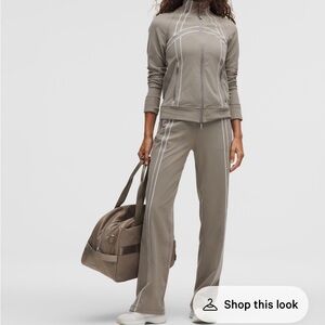 Lululemon define mid-rise track pant